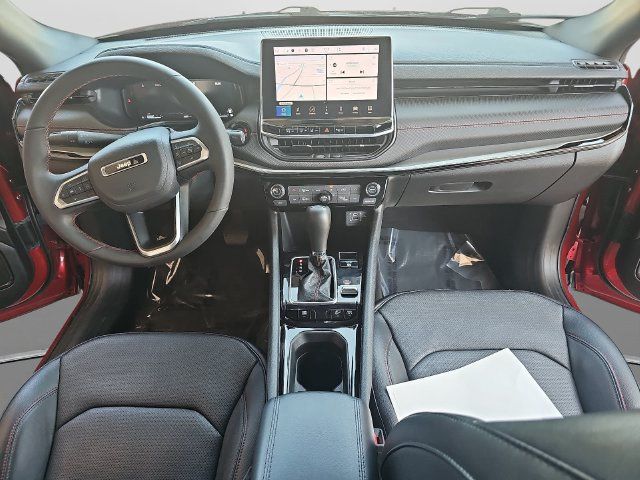 Used 2025 Jeep Compass Trailhawk w/ Trailhawk Elite Group AWD/4WD image 11