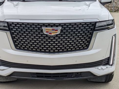 Used 2022 Cadillac Escalade ESV Premium Luxury AWD/4WD image 9