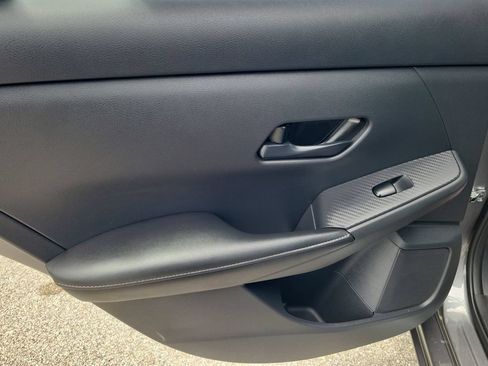 Used 2025 Nissan Sentra S FWD image 12