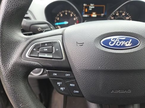 Used 2017 Ford Escape SE FWD image 22