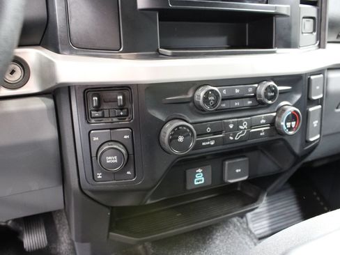 Used 2024 Ford F350 XLT AWD/4WD image 68