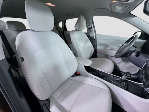 Certified 2025 Hyundai Kona SEL image 29