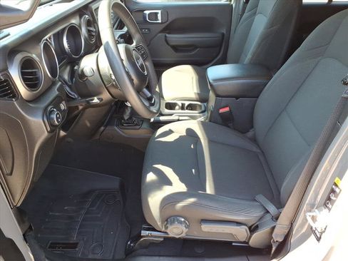 Used 2023 Jeep Gladiator Sport AWD/4WD image 12
