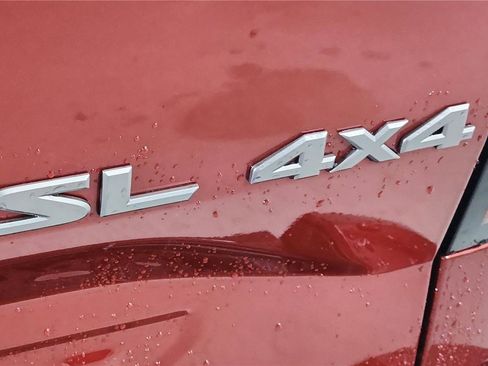 Used 2025 Nissan Frontier SL image 38