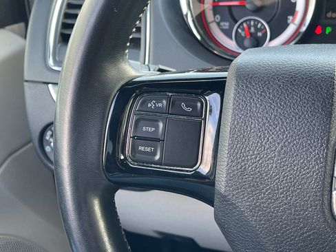 Used 2019 Dodge Grand Caravan SXT image 26