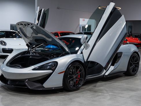 Used 2016 McLaren 570S Coupe image 31