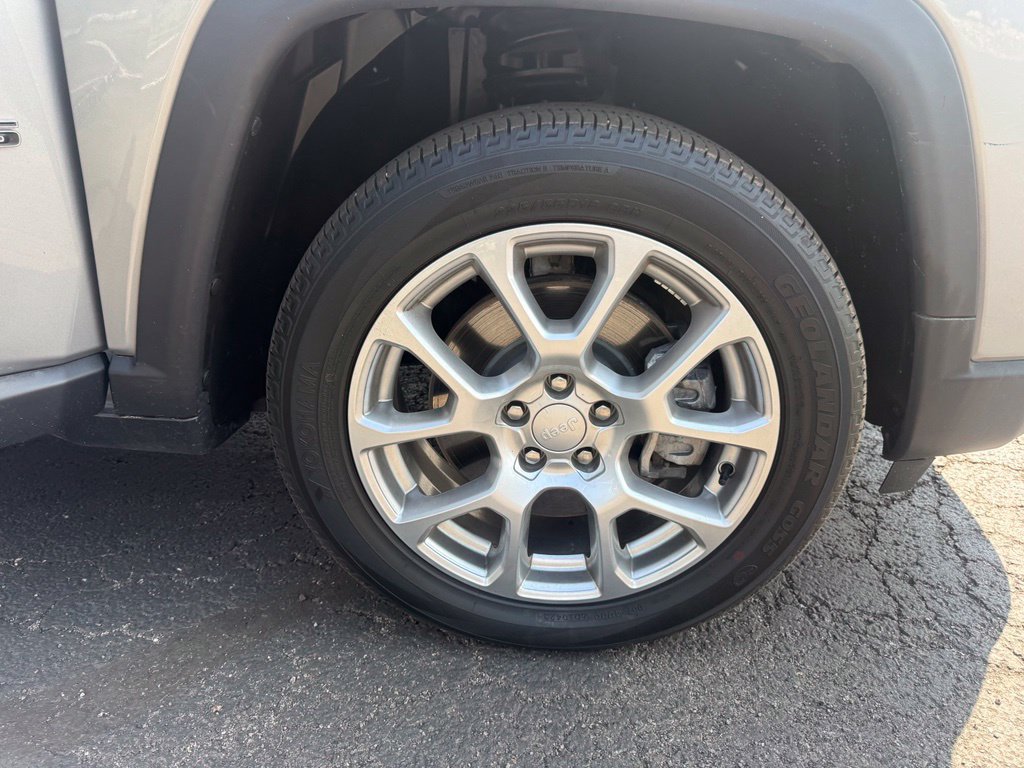 Certified 2024 Jeep Compass Latitude AWD/4WD image 49