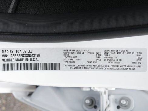Used 2025 RAM 1500 Big Horn AWD/4WD image 32