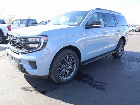 New 2026 Ford Expedition Platinum w/ Stealth Appearance Package image 11