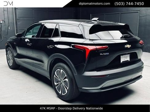 Used 2026 Chevrolet Blazer EV LT FWD image 5