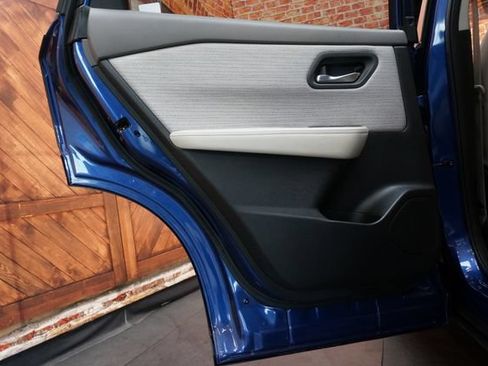 Certified 2023 Nissan Rogue SV AWD/4WD image 39