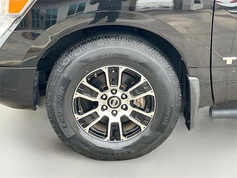 Used 2021 Nissan Titan SV w/ SV Convenience Package image 29