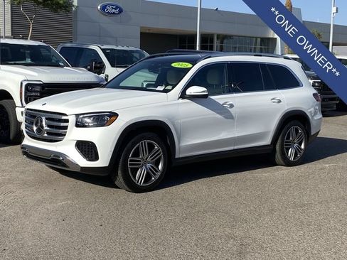 Used 2025 Mercedes-Benz GLS 450 4MATIC image 2