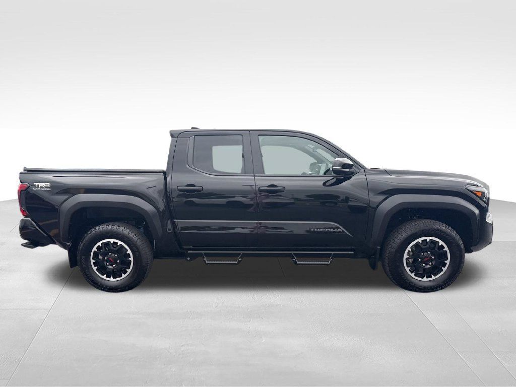 Used 2024 Toyota Tacoma TRD Off-Road w/ TRD Off Road Upgrade Package AWD/4WD image 7