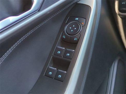 Used 2024 Ford Explorer XLT image 23