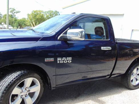 Used 2014 RAM 1500 Express RWD image 11