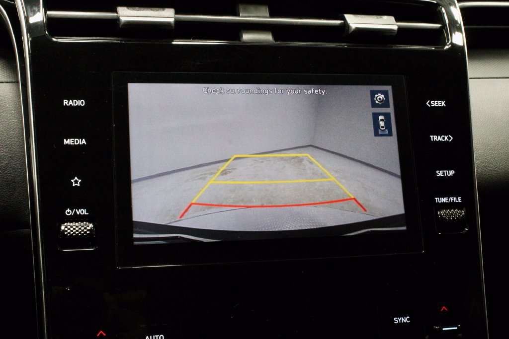 Used 2024 Hyundai Tucson SEL FWD image 2