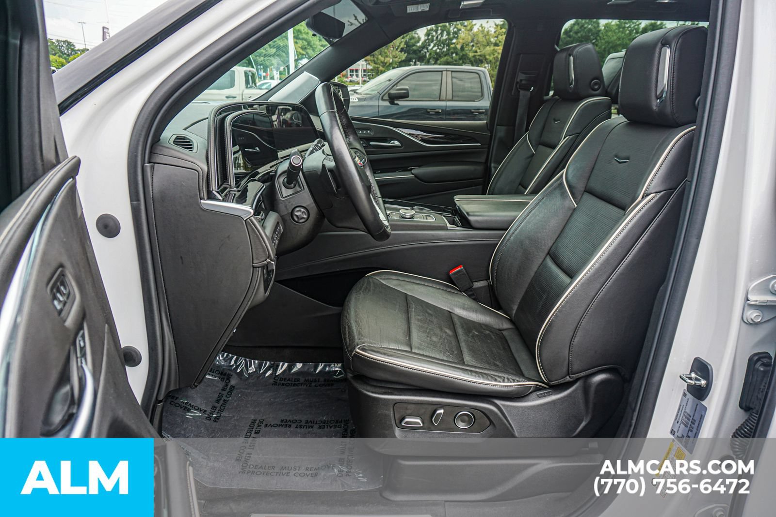 Used 2023 Cadillac Escalade ESV Sport w/ LPO, ONYX Package AWD/4WD image 21