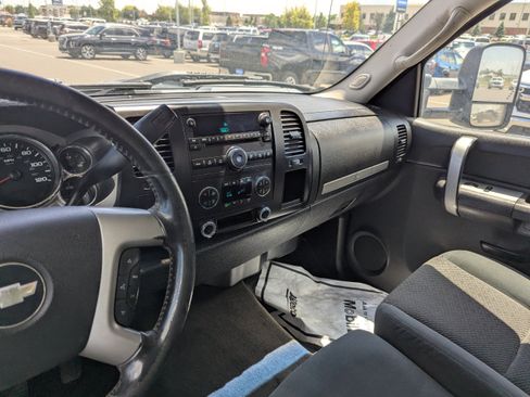 Used 2007 Chevrolet Silverado 2500 LT w/ 1LT Convenience Package AWD/4WD image 21