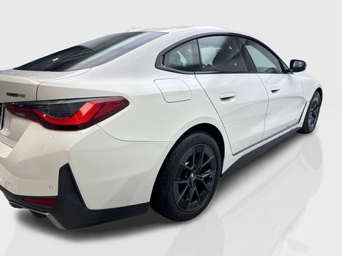 Used 2023 BMW i4 eDrive40 RWD image 13