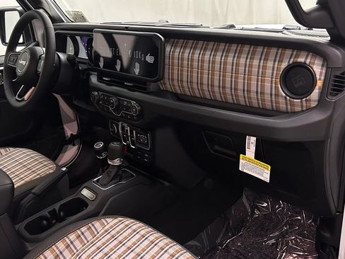 New 2026 Jeep Gladiator Sport AWD/4WD image 18