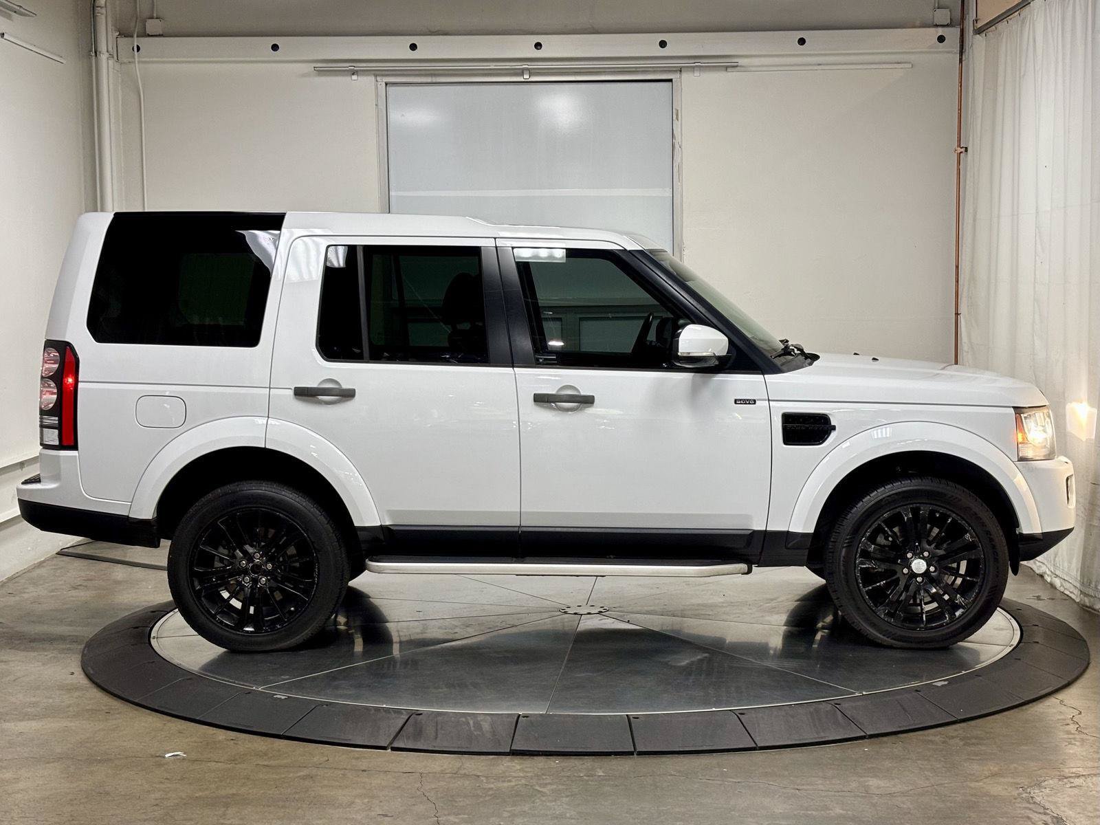 Used 2016 Land Rover LR4 AWD/4WD image 11