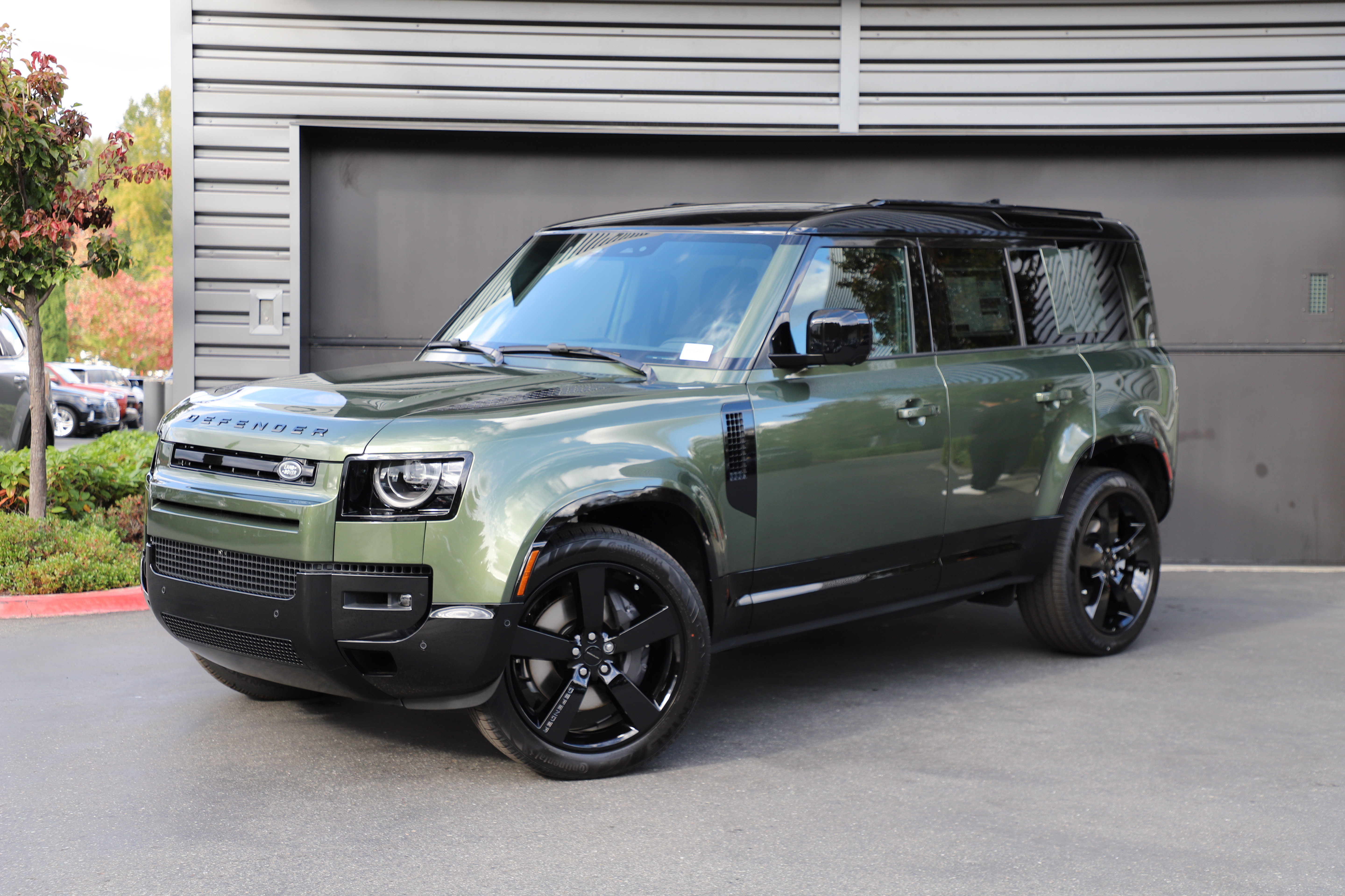 New 2026 Land Rover Defender 110 X-Dynamic SE AWD/4WD image 1