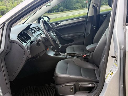 Used 2015 Volkswagen Golf S FWD image 11