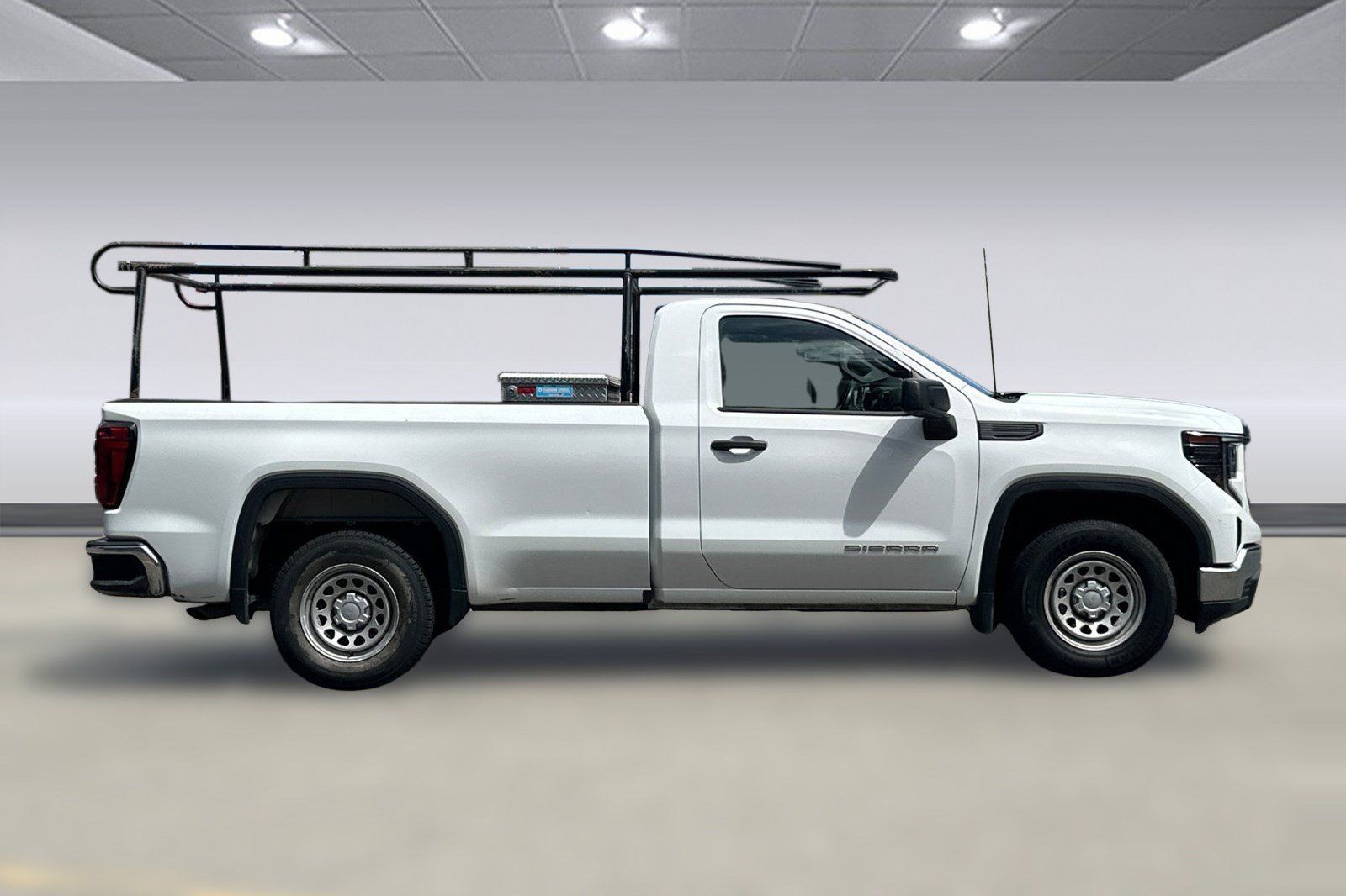 Used 2022 GMC Sierra 1500 Pro w/ Convenience Package RWD image 8