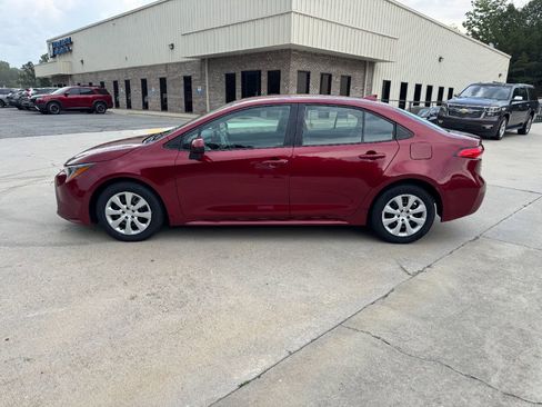 Used 2023 Toyota Corolla LE FWD image 2