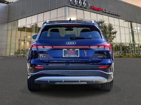 Used 2025 Audi Q4 e-tron Premium Plus w/ Premium Plus image 3