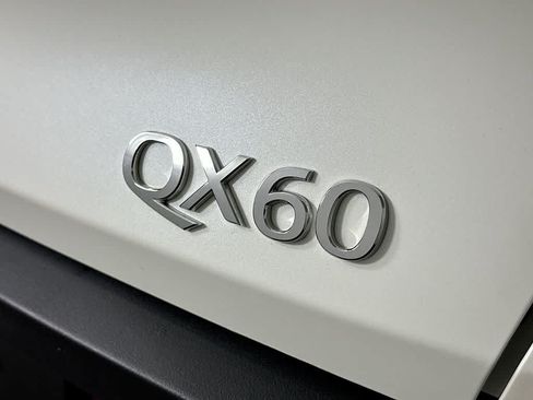 Used 2024 INFINITI QX60 Luxe AWD/4WD image 7