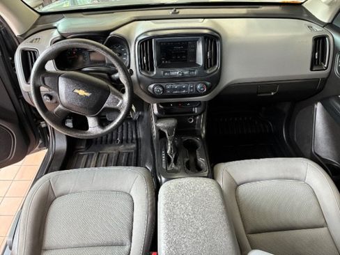 Used 2019 Chevrolet Colorado W/T RWD image 3