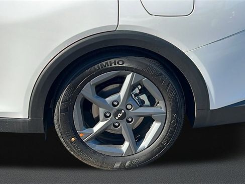 New 2025 Kia K4 LXS image 4