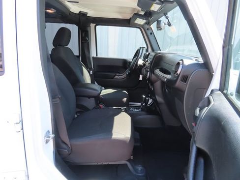 Used 2018 Jeep Wrangler Unlimited Sport S AWD/4WD image 21
