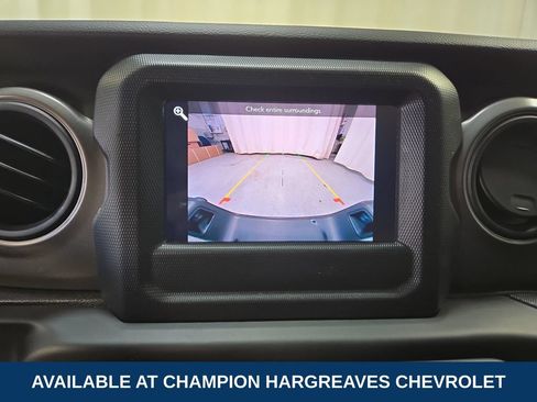 Used 2022 Jeep Gladiator Sport AWD/4WD image 19