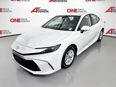 Used 2025 Toyota Camry LE FWD image 3