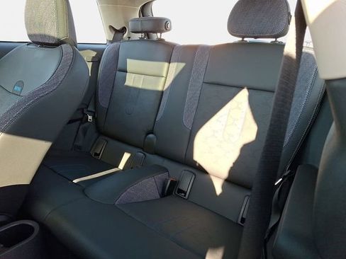 Used 2025 MINI Cooper 2-Door Hardtop image 12