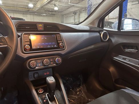 Used 2025 Nissan Versa SV image 33