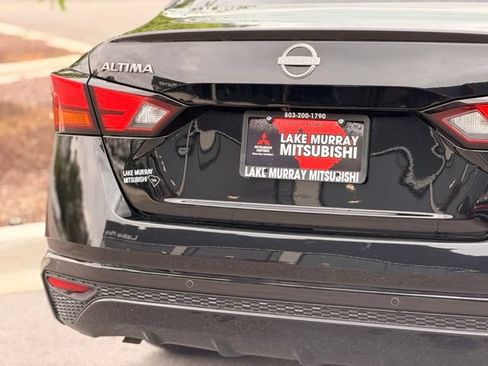 Used 2025 Nissan Altima 2.5 SV FWD image 11