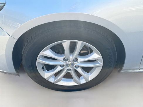 Used 2018 Chevrolet Malibu LT image 32