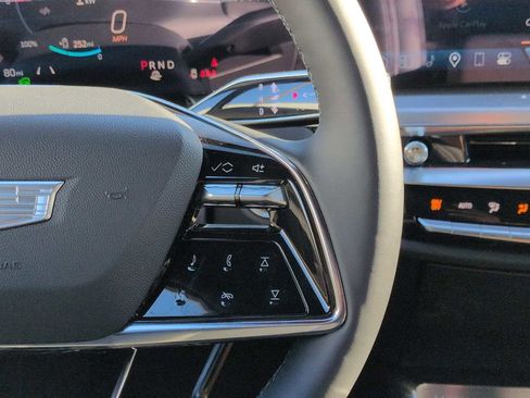 New 2025 Cadillac Lyriq Luxury image 16