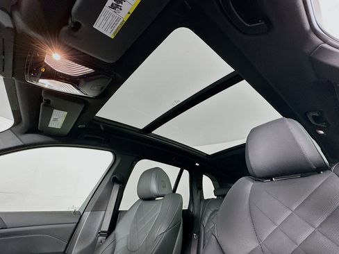 Used 2025 BMW X5 xDrive40i w/ Parking Assistance Package image 23