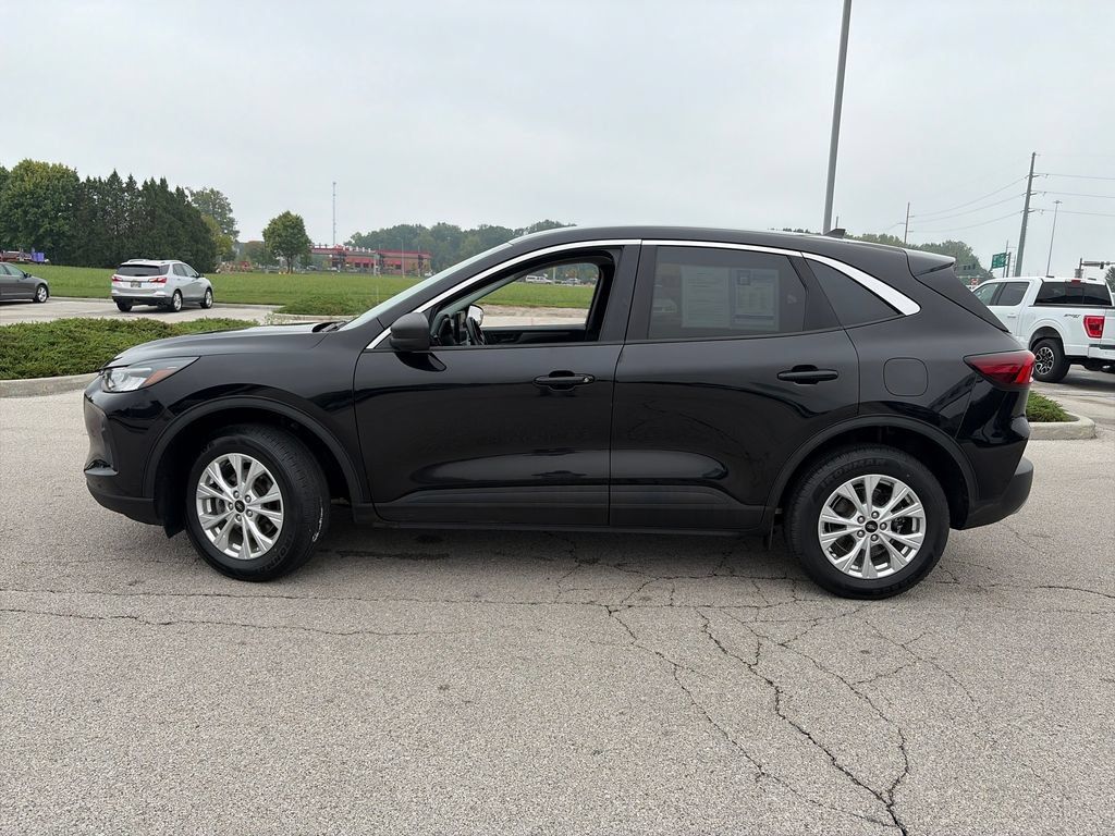 Used 2024 Ford Escape Active w/ Tech Pack #1 AWD/4WD image 4