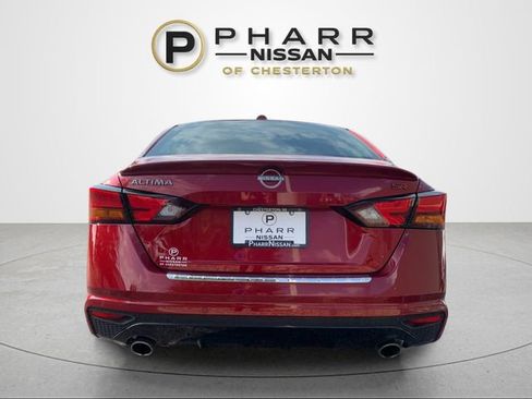 Used 2023 Nissan Altima 2.5 SR w/ SR Premium Package FWD image 4