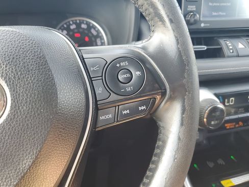 Used 2022 Toyota RAV4 XLE Premium AWD/4WD image 21