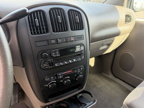 Used 2002 Dodge Grand Caravan SE image 13