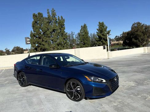 Used 2024 Nissan Altima 2.5 SR image 34