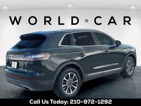 Used 2022 Lincoln Nautilus FWD w/ Premium Package image 6