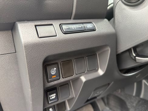Used 2026 Nissan Frontier SV w/ All-Weather Content Package AWD/4WD image 12